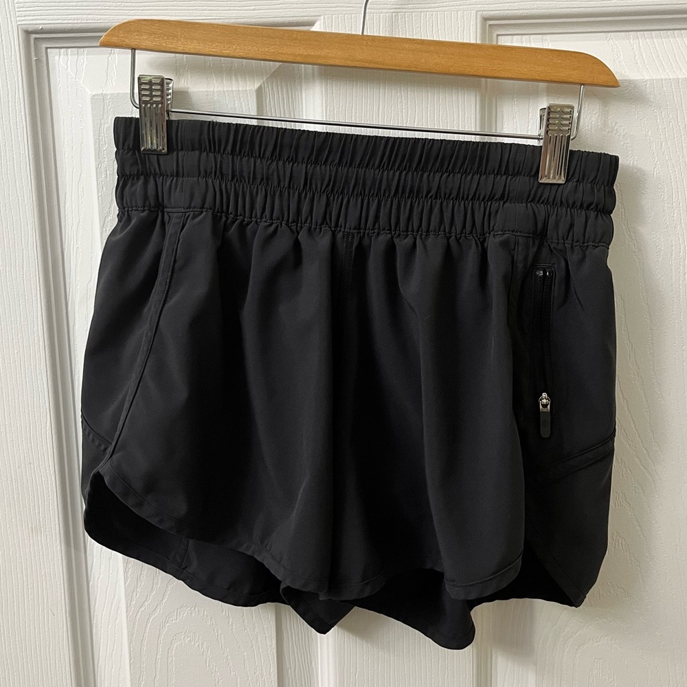 Lululemon tracker short, black, size 6